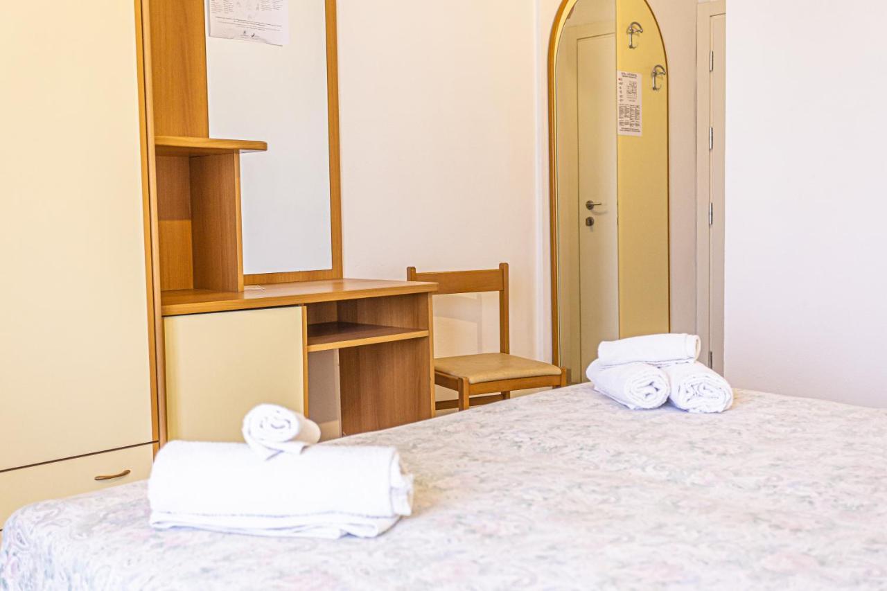 Hotel Continental Bellaria-Igea Marina Esterno foto