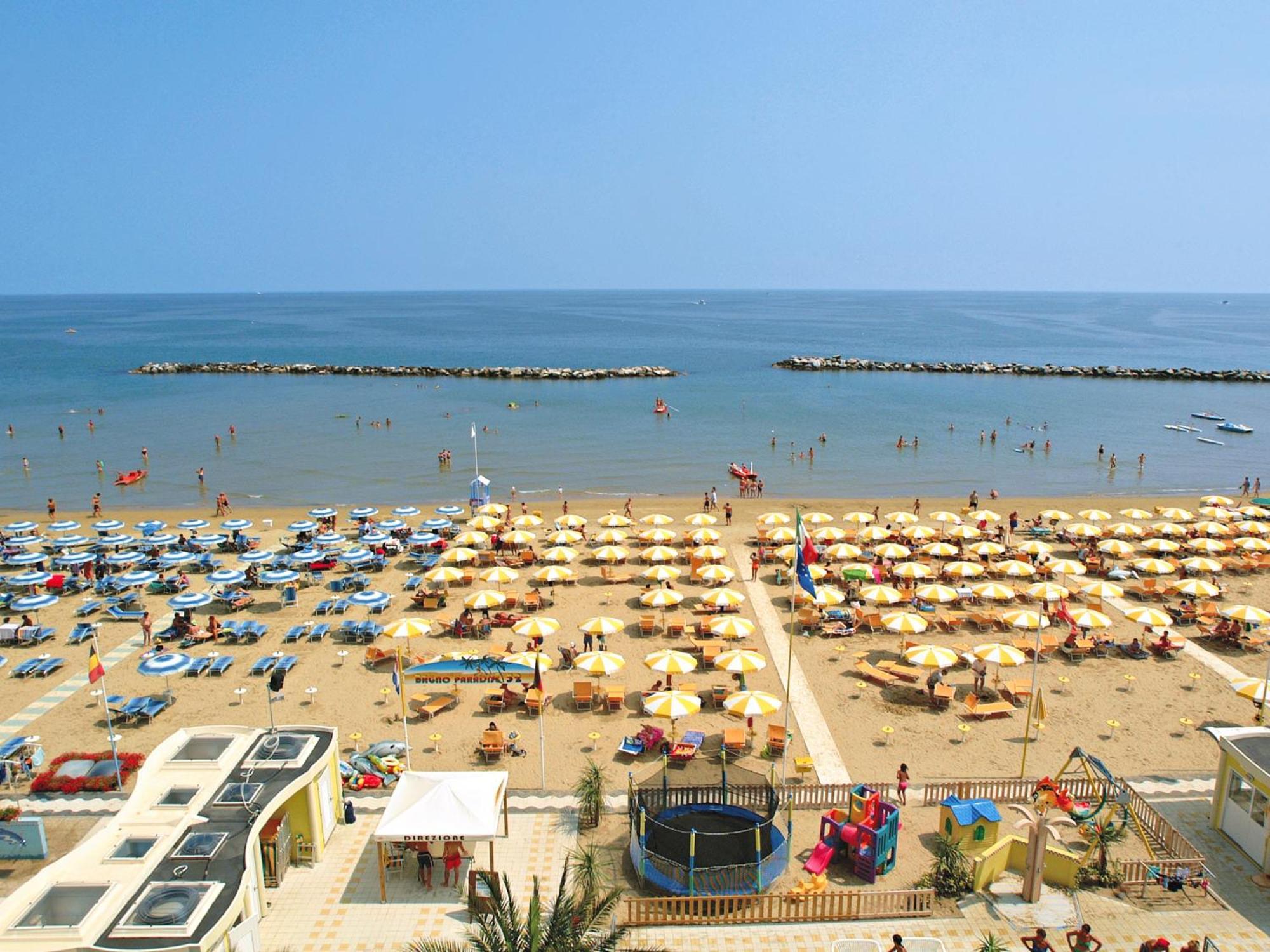 Hotel Continental Bellaria-Igea Marina Esterno foto